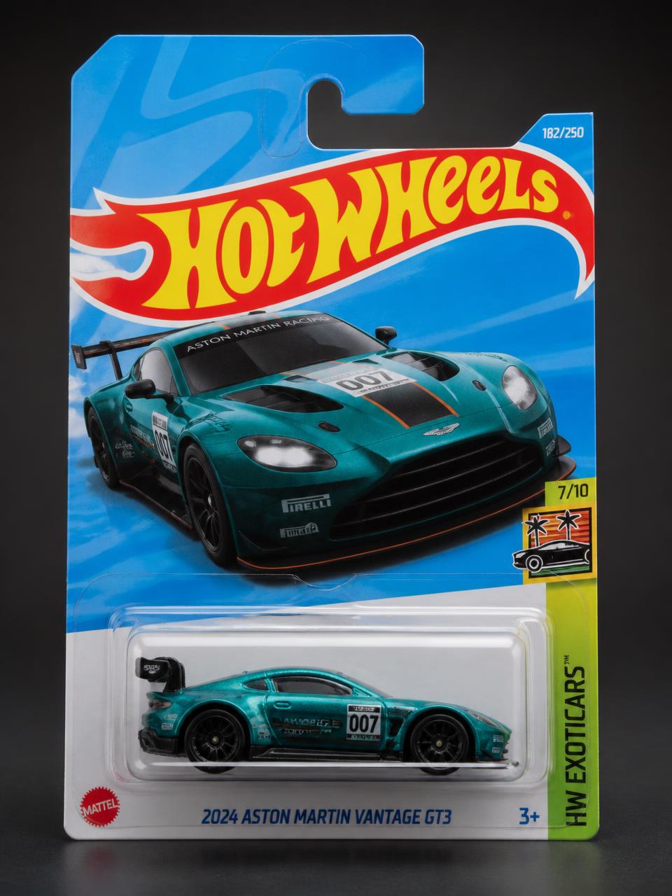 2024 Aston Martin Vantage GT3 kartında orijinal diecast model araba